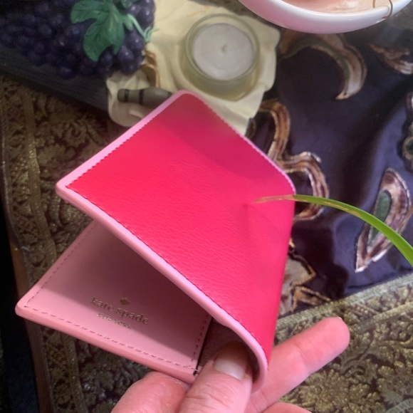 Authentic Kate Spade leather Snail card/Passport - Picture 10 of 12